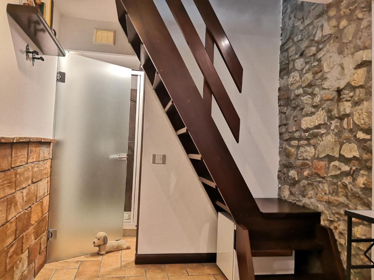 לינה וארוחת בוקר קאסטיגליונה דל לאגו Il Torrione מראה חיצוני תמונה