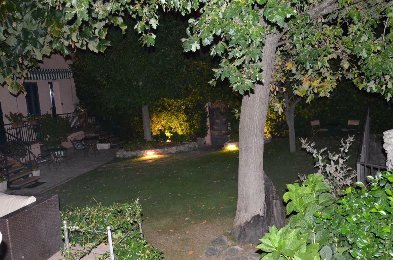 לינה וארוחת בוקר קאסטיגליונה דל לאגו Il Torrione מראה חיצוני תמונה