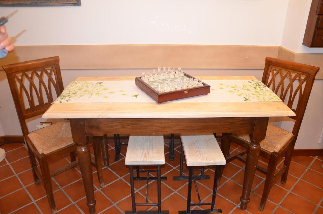 לינה וארוחת בוקר קאסטיגליונה דל לאגו Il Torrione מראה חיצוני תמונה